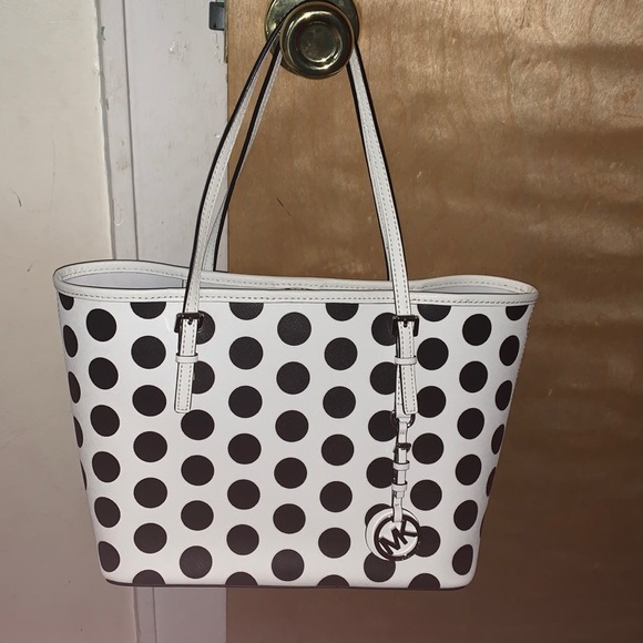 MK TOTE - Picture 1 of 7
